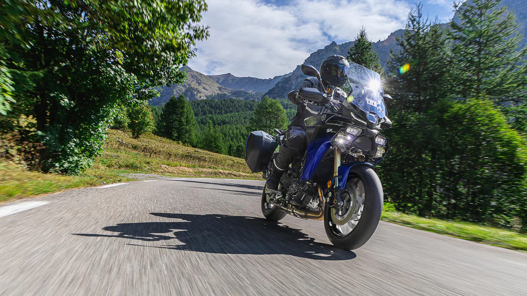 Motos et scooters Yamaha 2027 2 sporttouring2027 1024